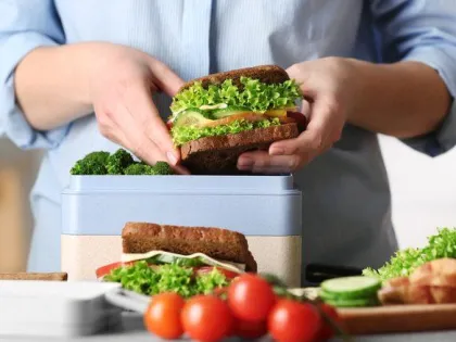 Easy, inexpensive healthy lunchboxes to help you get back to work