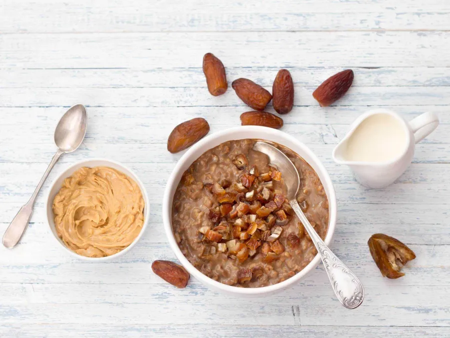 Choc-peanut Oats with Dates