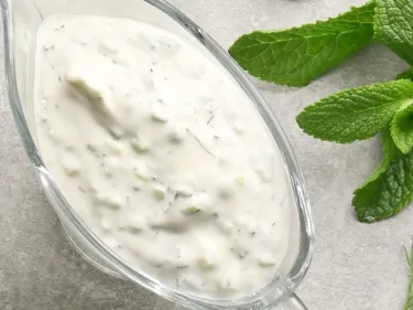 Herby yoghurt sauce