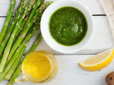 Easy Asparagus Pesto