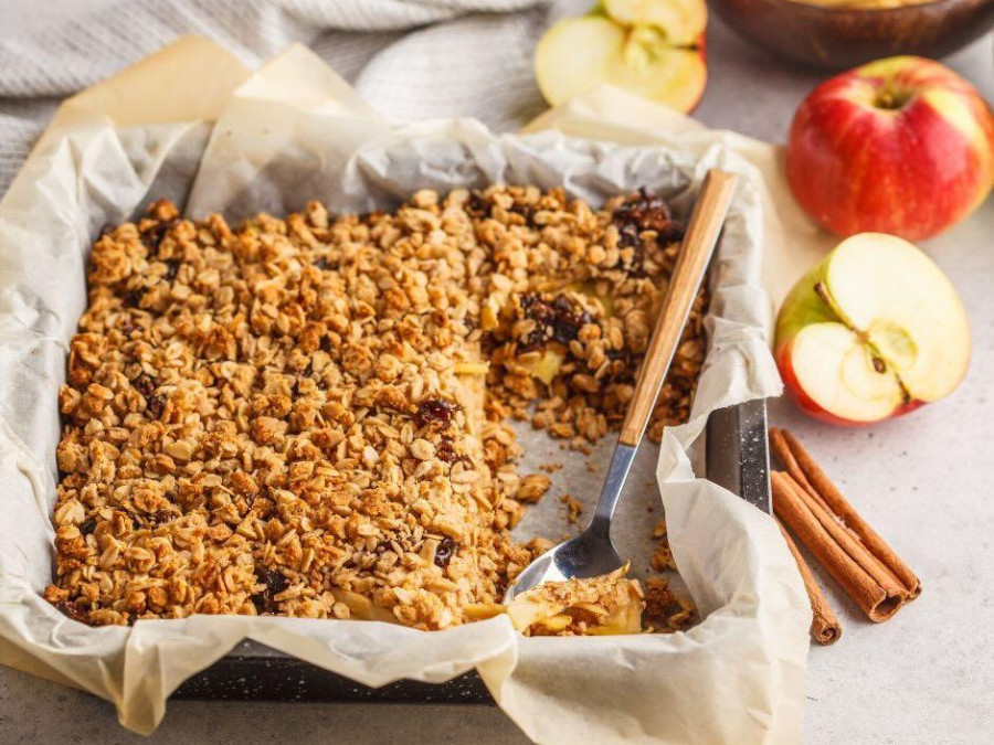Apple Crumble Slice