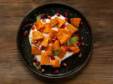 Spiced pumpkin with yoghurt dipping sauce