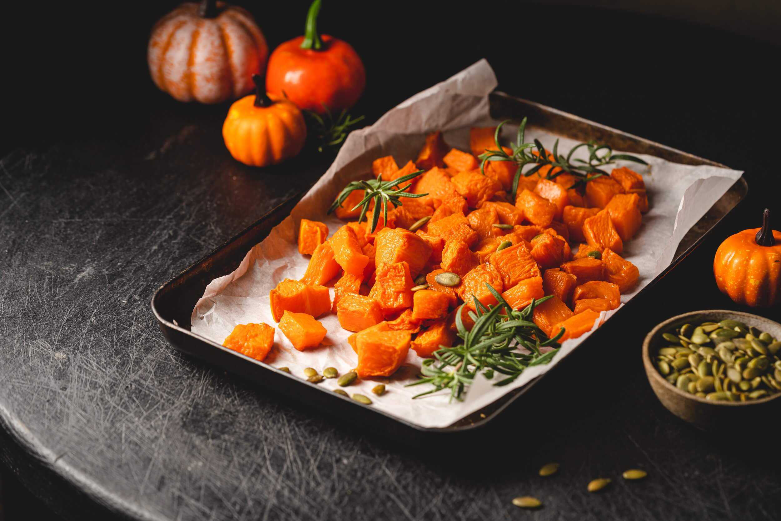 Spiced pumpkin with yoghurt dipping sauce