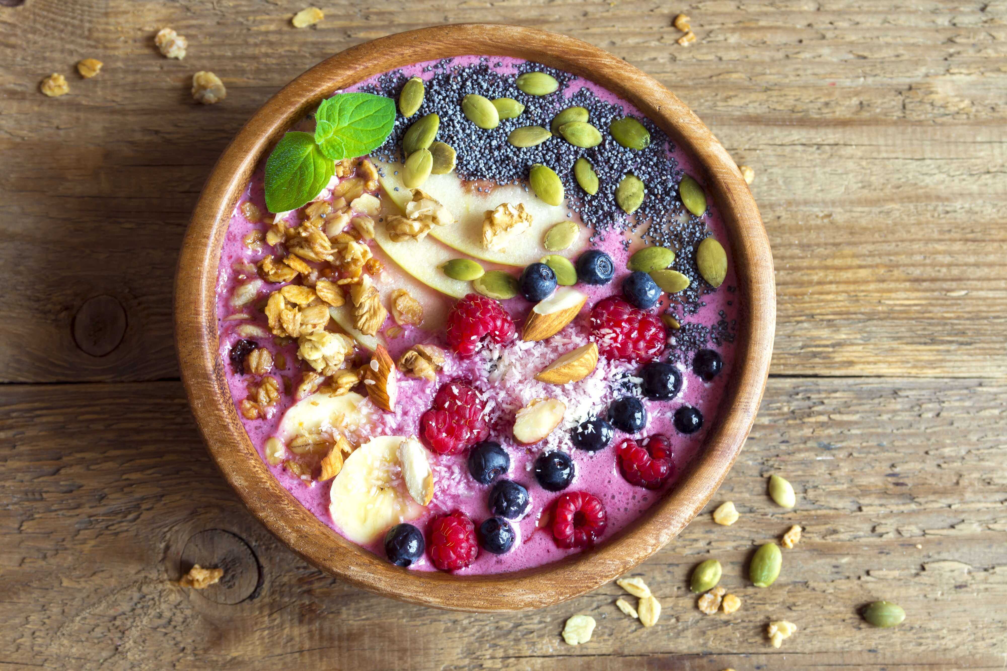 Acai Smoothie Bowl without Banana - The Hint of Rosemary